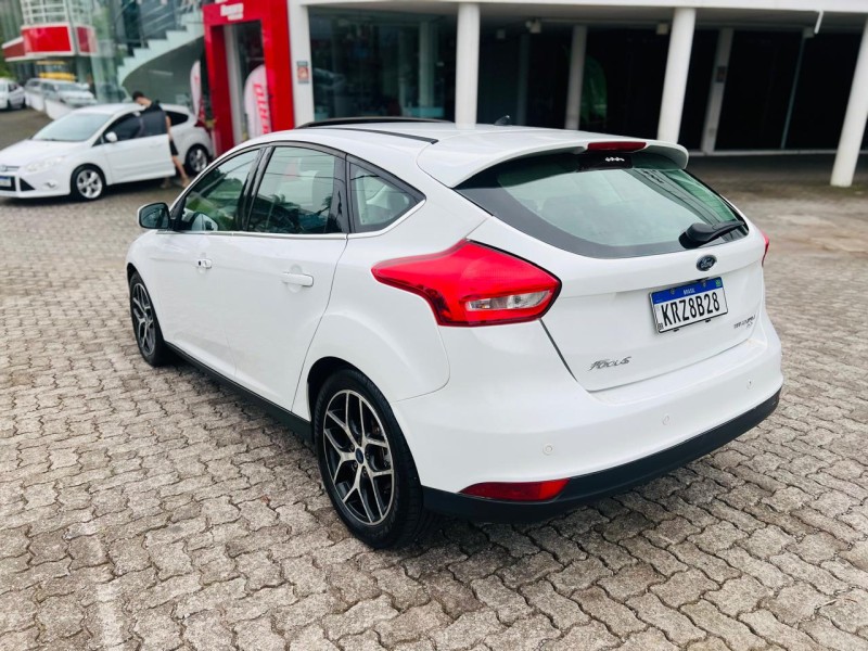FOCUS 2.0 TITANIUM PLUS HATCH 16V FLEX 4P AUTO - 2018 - BENTO GONçALVES