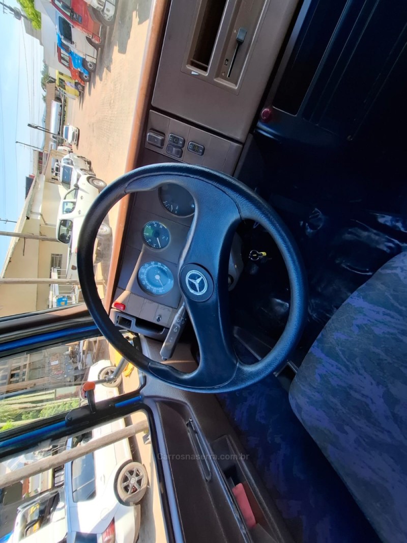 709  - 1989 - PORTãO