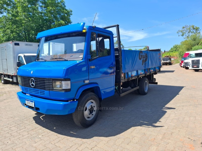 709  - 1989 - PORTãO