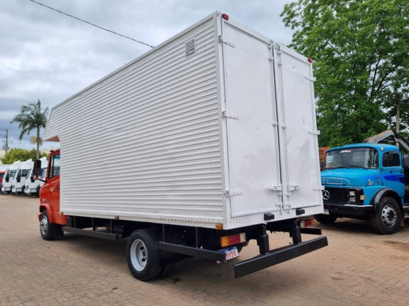 710 PLUS  - 2003 - PORTãO