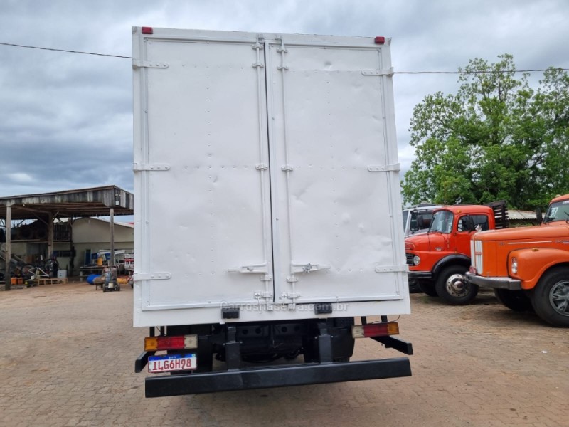 710 PLUS  - 2003 - PORTãO