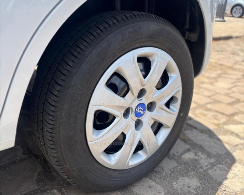 FIESTA 1.0 MPI HATCH 8V FLEX 4P MANUAL - 2014 - VACARIA