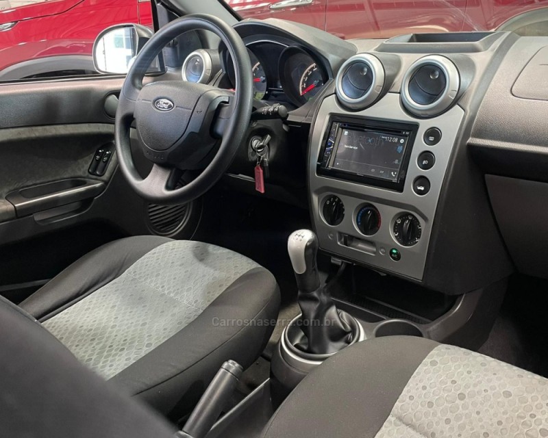 FIESTA 1.0 MPI HATCH 8V FLEX 4P MANUAL - 2014 - VACARIA