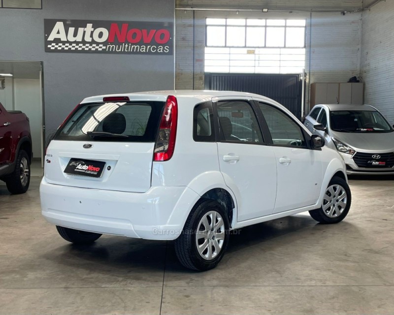 FIESTA 1.0 MPI HATCH 8V FLEX 4P MANUAL - 2014 - VACARIA