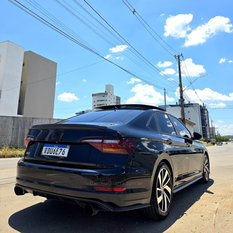 JETTA 2.0 16V TSI GLI 350 GASOLINA 4P AUTOMÁTICO - 2020 - CAXIAS DO SUL