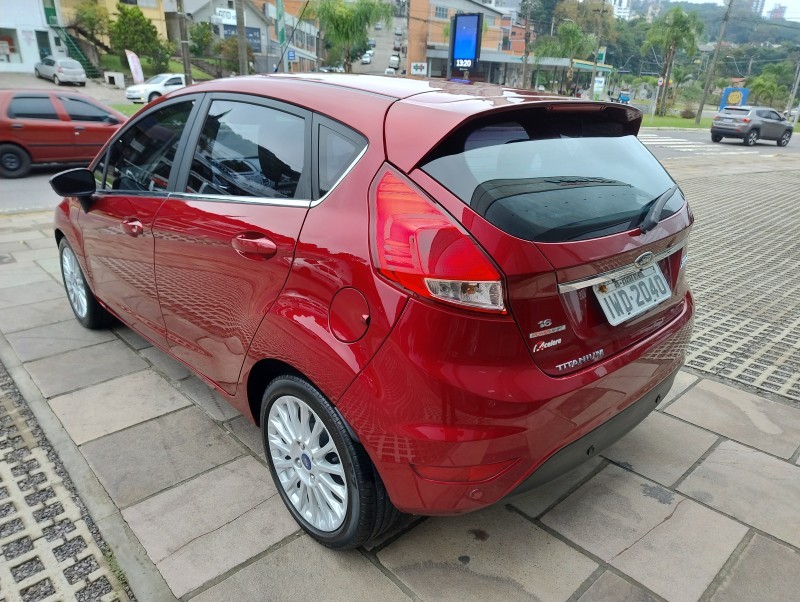 FIESTA 1.6 TITANIUM PLUS HATCH 16V FLEX 4P AUTOMÁTICO - 2015 - CAXIAS DO SUL