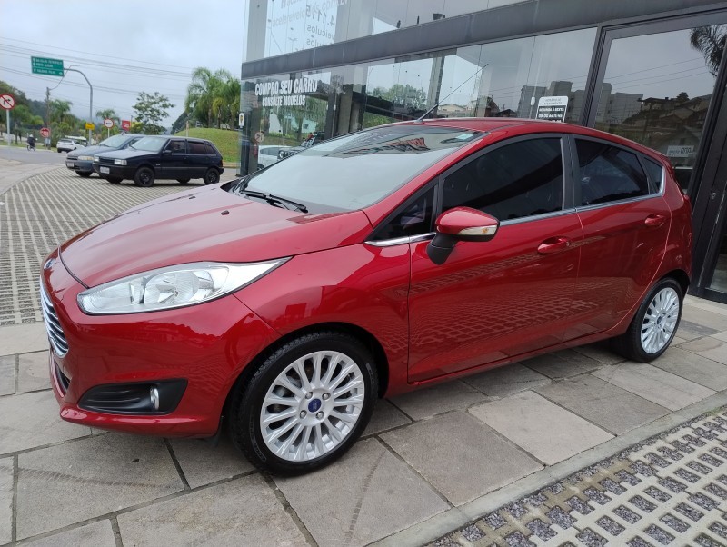 fiesta 1.6 titanium plus hatch 16v flex 4p automatico 2015 caxias do sul