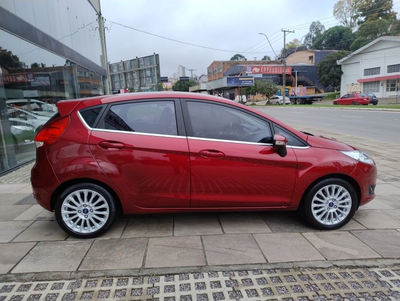 FIESTA 1.6 TITANIUM PLUS HATCH 16V FLEX 4P AUTOMÁTICO - 2015 - CAXIAS DO SUL