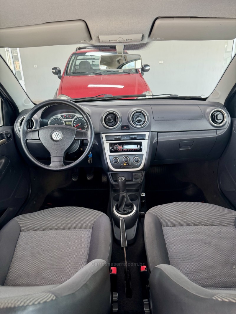 VOYAGE 1.6 MI TREND 8V FLEX 4P MANUAL - 2011 - VILA FLORES