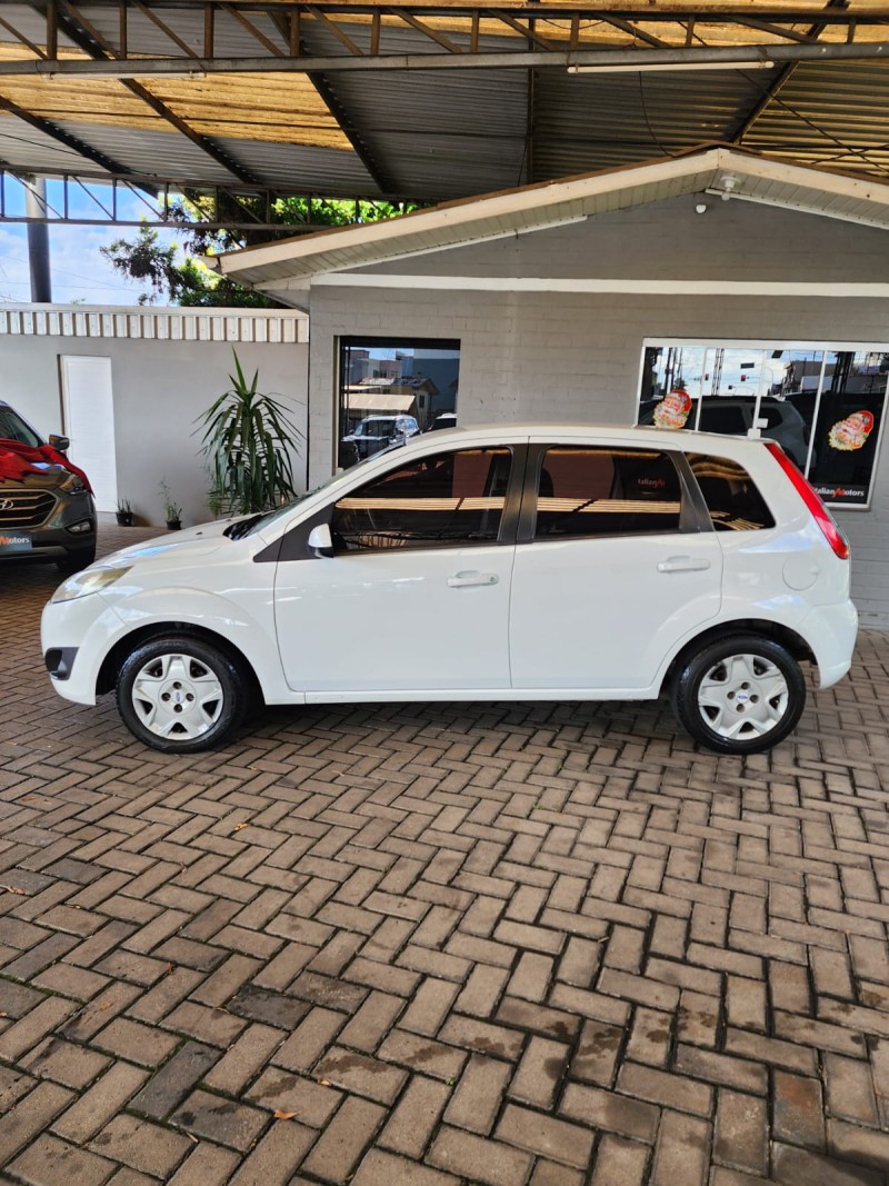 FIESTA 1.6 MPI CLASS 8V GASOLINA 4P MANUAL - 2014 - CAXIAS DO SUL