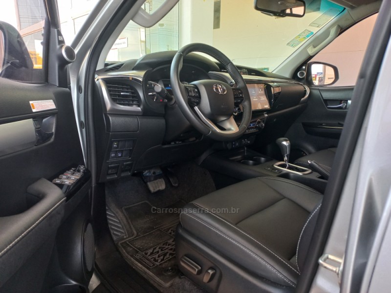 HILUX 2.8 SRX PLUS 4X4 CD TURBO DIESEL 4P AUTOMÁTICO - 2024 - TAQUARA