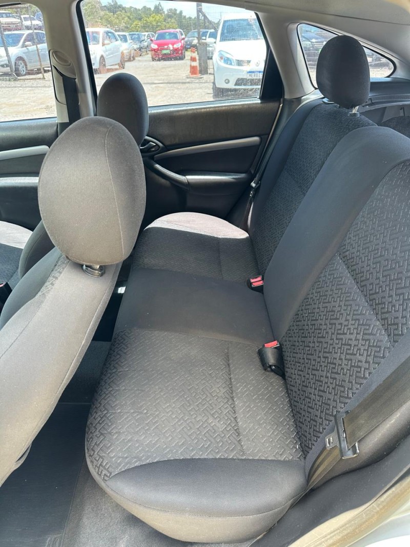 FOCUS 1.6 GLX 8V FLEX 4P MANUAL - 2008 - FARROUPILHA