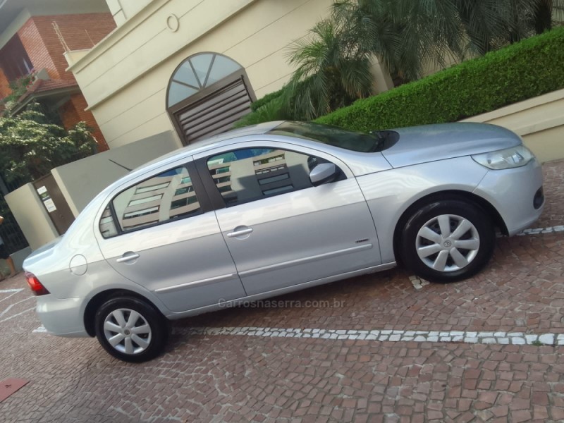 VOYAGE 1.0 MI TRENDLINE 8V FLEX 4P MANUAL - 2010 - BENTO GONçALVES