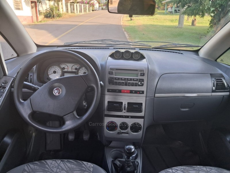 IDEA 1.8 MPI ADVENTURE 8V FLEX 4P MANUAL - 2009 - FELIZ