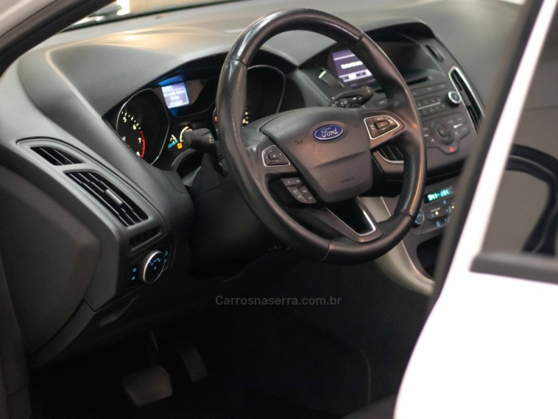 FOCUS 2.0 SE PLUS 16V FLEX 4P AUTOMÁTICO - 2016 - CAXIAS DO SUL
