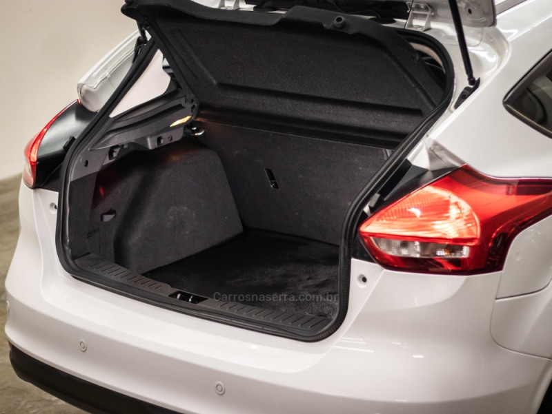 FOCUS 2.0 SE PLUS 16V FLEX 4P AUTOMÁTICO - 2016 - CAXIAS DO SUL