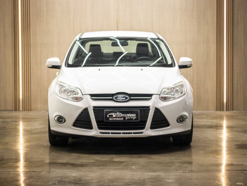 FOCUS 2.0 SE SEDAN 16V FLEX 4P AUTOMÁTICO - 2015 - CAXIAS DO SUL