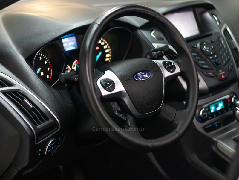 FOCUS 2.0 SE SEDAN 16V FLEX 4P AUTOMÁTICO - 2015 - CAXIAS DO SUL