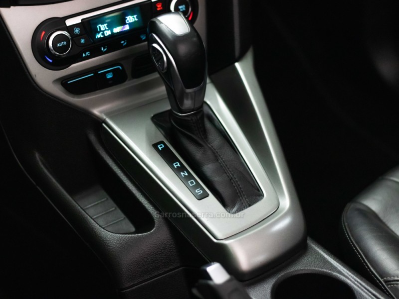 FOCUS 2.0 SE SEDAN 16V FLEX 4P AUTOMÁTICO - 2015 - CAXIAS DO SUL