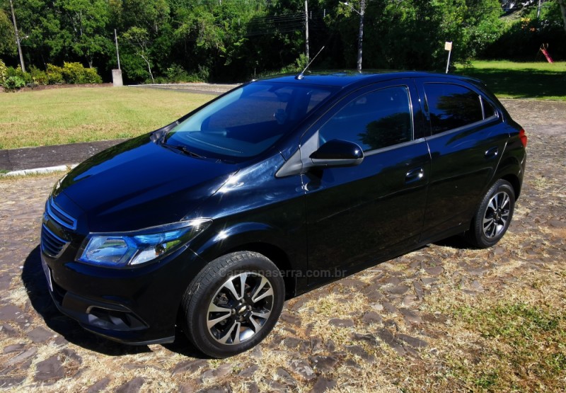 ONIX 1.4 MPFI LTZ 8V FLEX 4P MANUAL - 2015 - SãO SEBASTIãO DO CAí