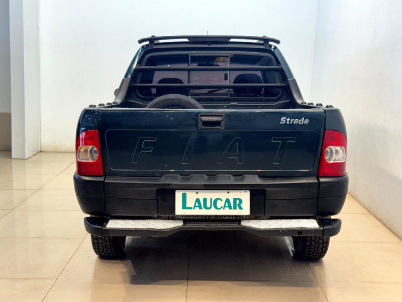 STRADA 1.6 MPI ADVENTURE CE 16V GASOLINA 2P MANUAL - 2002 - CASCA