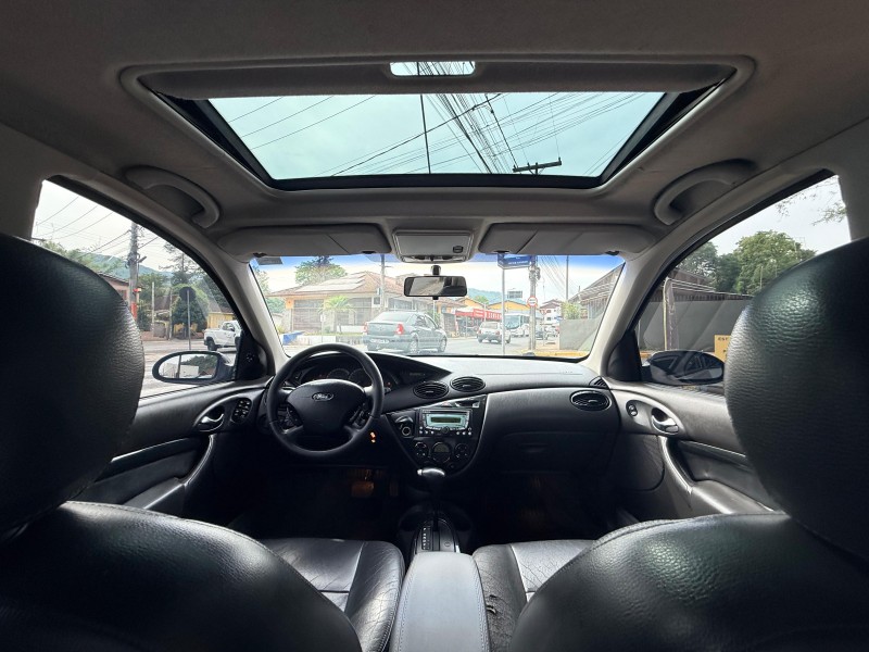 FOCUS 2.0 GHIA 16V GASOLINA 4P AUTOMÁTICO - 2006 - TRêS COROAS