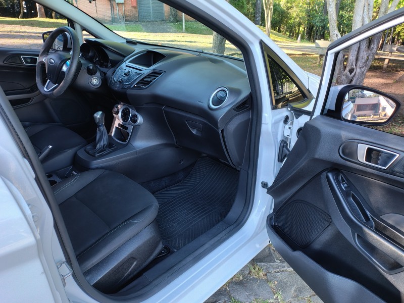 FIESTA 1.6 SE HATCH 16V FLEX 4P MANUAL - 2015 - CAXIAS DO SUL