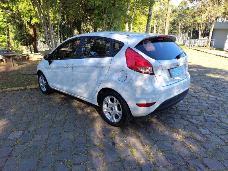 FIESTA 1.6 SE HATCH 16V FLEX 4P MANUAL - 2015 - CAXIAS DO SUL