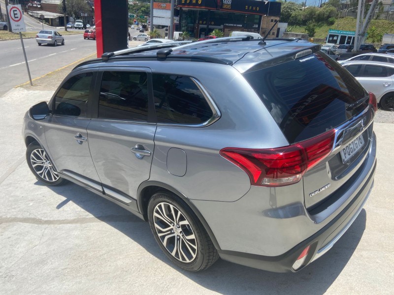 OUTLANDER 3.0 GT 4X4 V6 24V GASOLINA 4P AUTOMÁTICO - 2016 - CAXIAS DO SUL