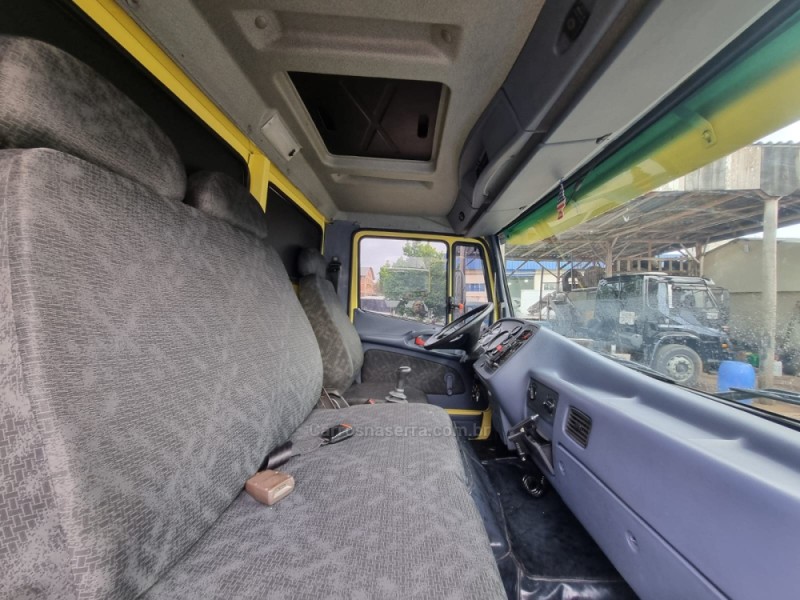 914  - 2001 - PORTãO