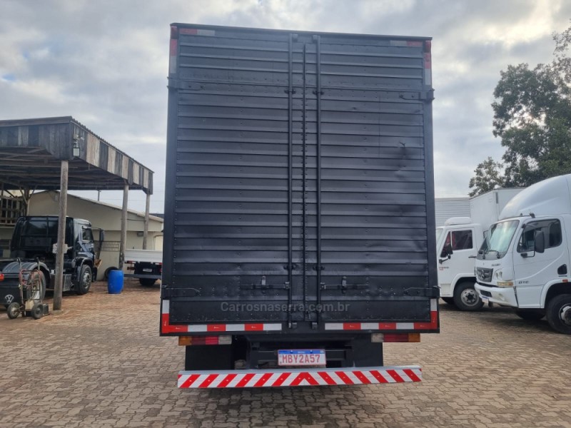 914  - 2001 - PORTãO