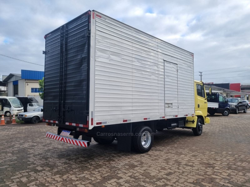 914  - 2001 - PORTãO