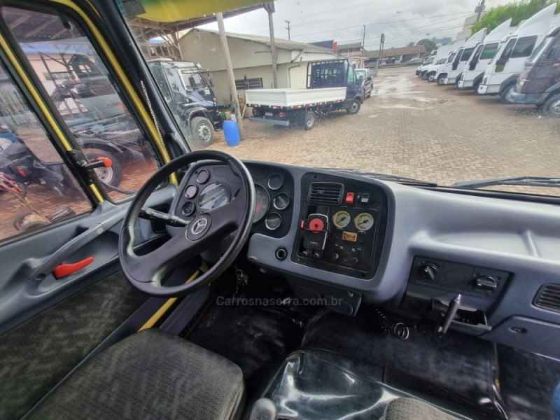 914  - 2001 - PORTãO