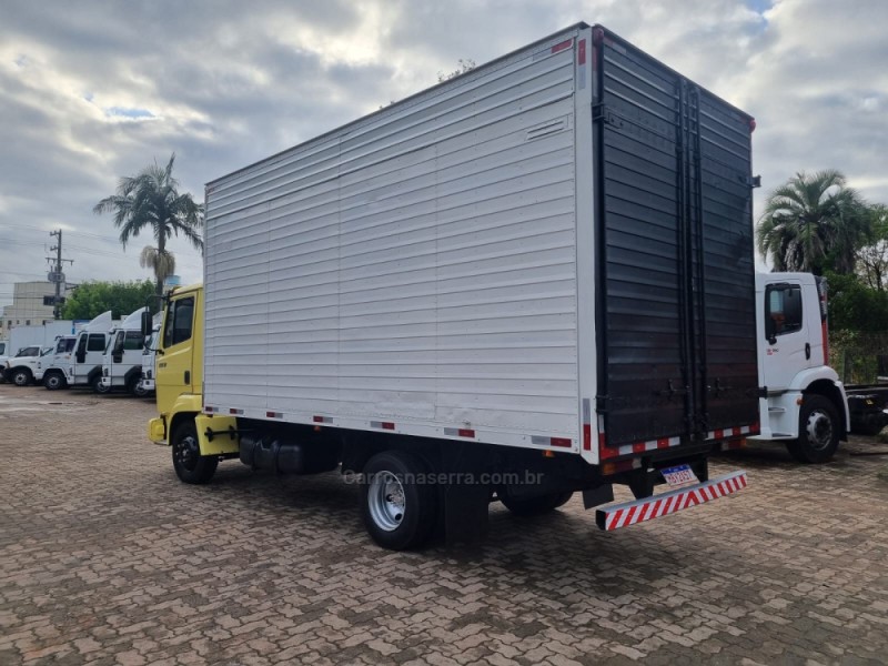 914  - 2001 - PORTãO