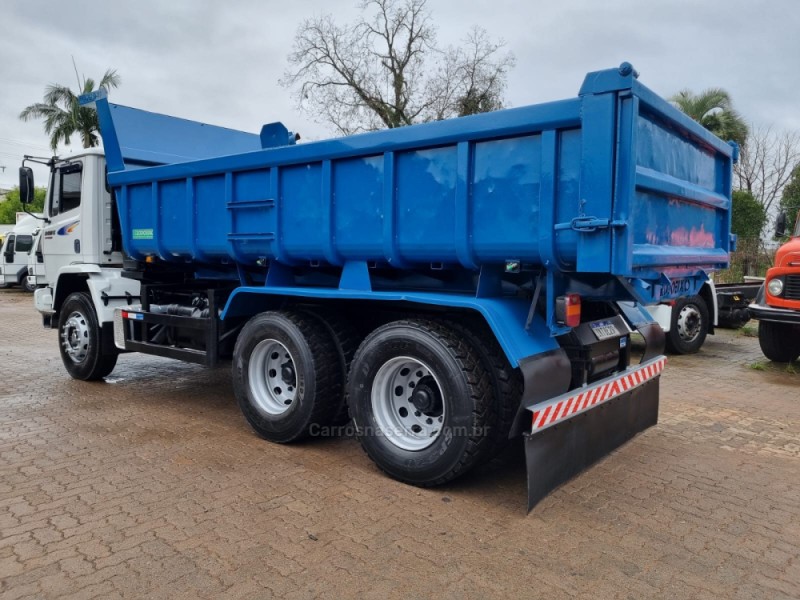 2423  - 2002 - PORTãO