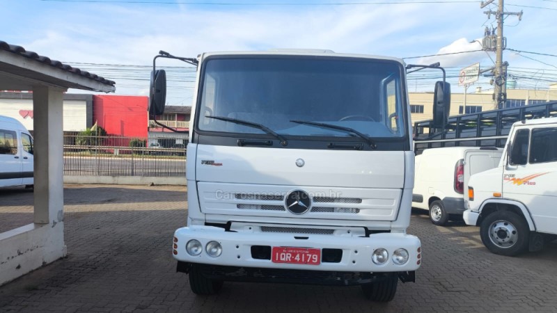 2726  - 2009 - PORTãO