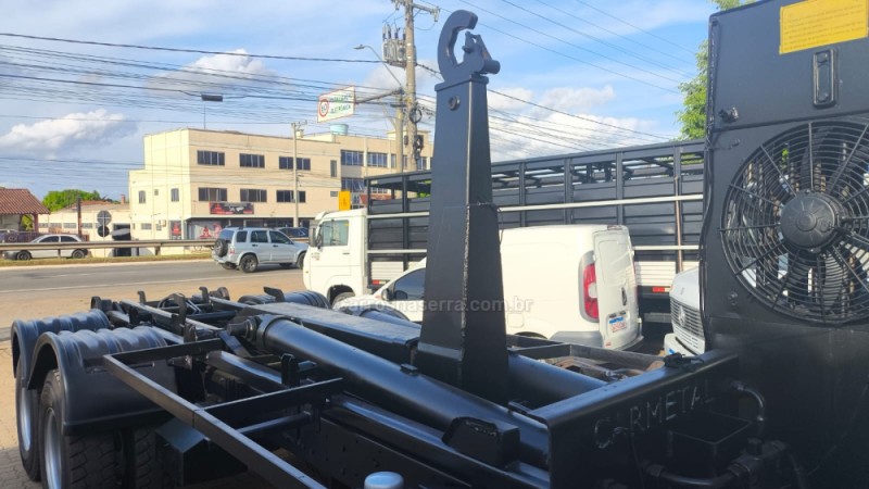 2726  - 2009 - PORTãO