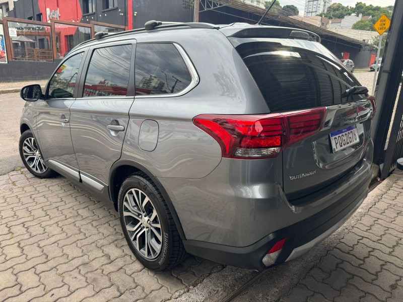 OUTLANDER 3.0 GT 4X4 V6 24V GASOLINA 4P AUTOMÁTICO - 2016 - CAXIAS DO SUL