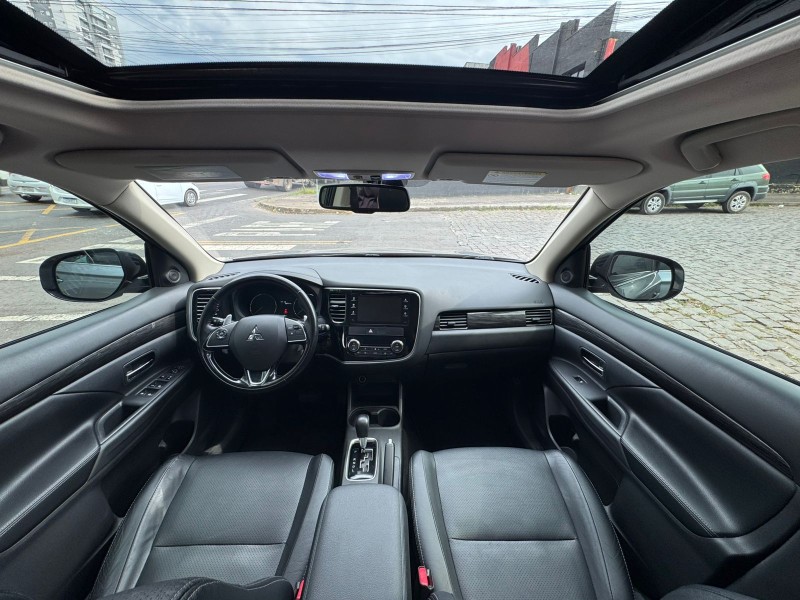 OUTLANDER 3.0 GT 4X4 V6 24V GASOLINA 4P AUTOMÁTICO - 2016 - CAXIAS DO SUL