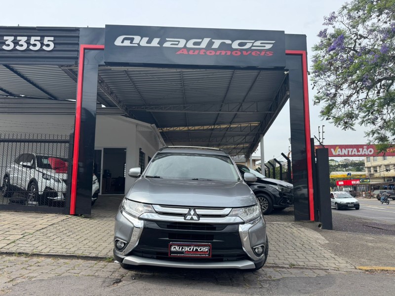 OUTLANDER 3.0 GT 4X4 V6 24V GASOLINA 4P AUTOMÁTICO - 2016 - CAXIAS DO SUL