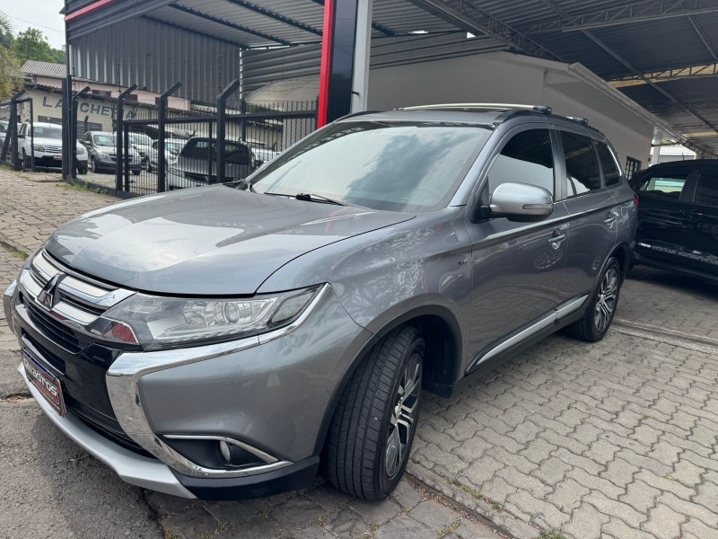 OUTLANDER 3.0 GT 4X4 V6 24V GASOLINA 4P AUTOMÁTICO - 2016 - CAXIAS DO SUL