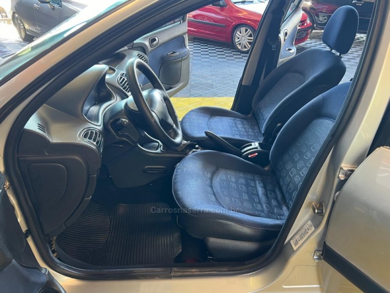 206 1.6 SOLEIL 16V GASOLINA 4P MANUAL - 2003 - CAXIAS DO SUL