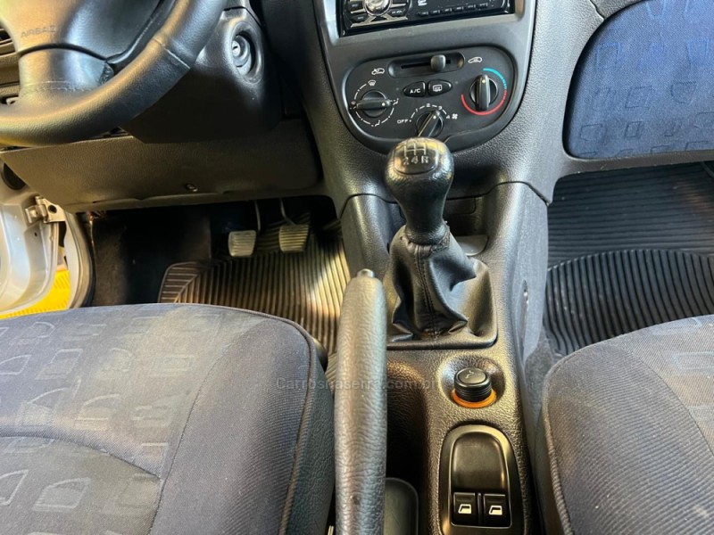 206 1.6 SOLEIL 16V GASOLINA 4P MANUAL - 2003 - CAXIAS DO SUL