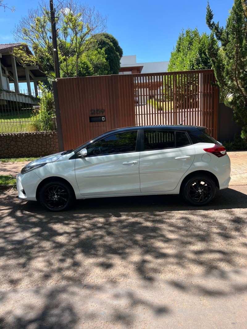 YARIS 1.5 XLS FLEX 4P AUTOMÁTICO - 2023 - ERECHIM