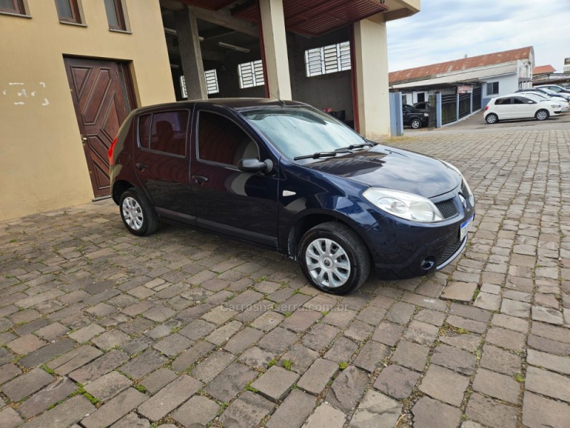 SANDERO 1.0 AUTHENTIQUE 16V FLEX 4P MANUAL - 2009 - VERANóPOLIS