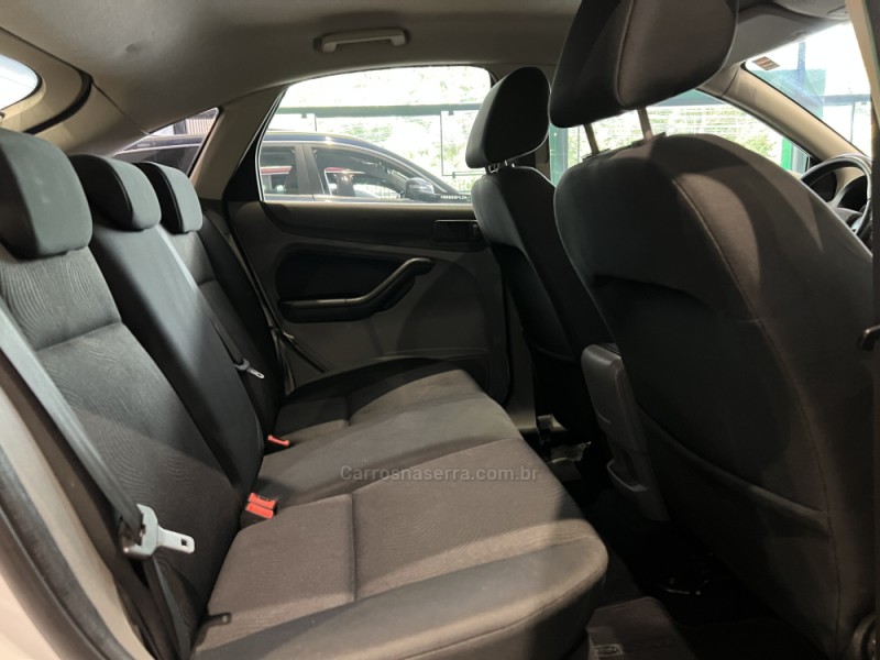 FOCUS 1.6 GLX 16V FLEX 4P MANUAL - 2012 - CAXIAS DO SUL