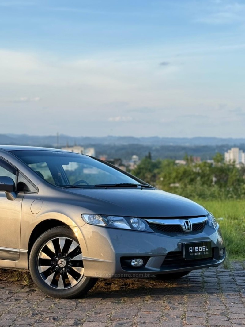 CIVIC 1.8 LXL SE 16V FLEX 4P MANUAL - 2011 - VENâNCIO AIRES