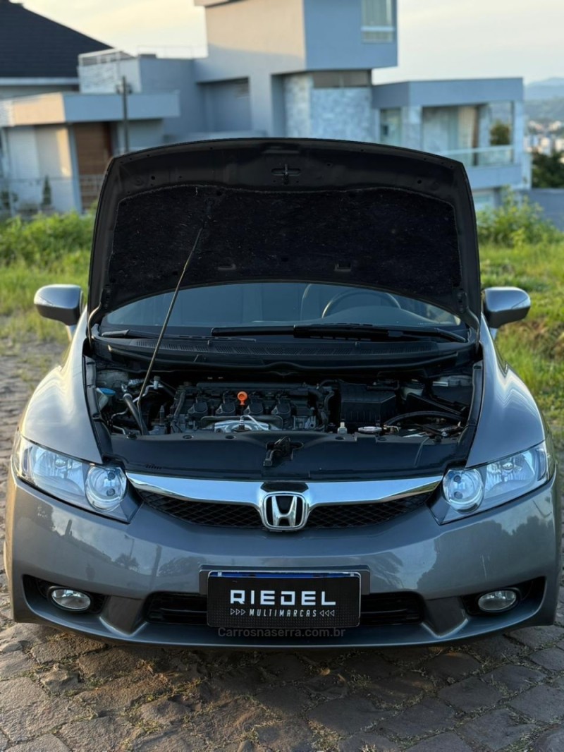 CIVIC 1.8 LXL SE 16V FLEX 4P MANUAL - 2011 - VENâNCIO AIRES