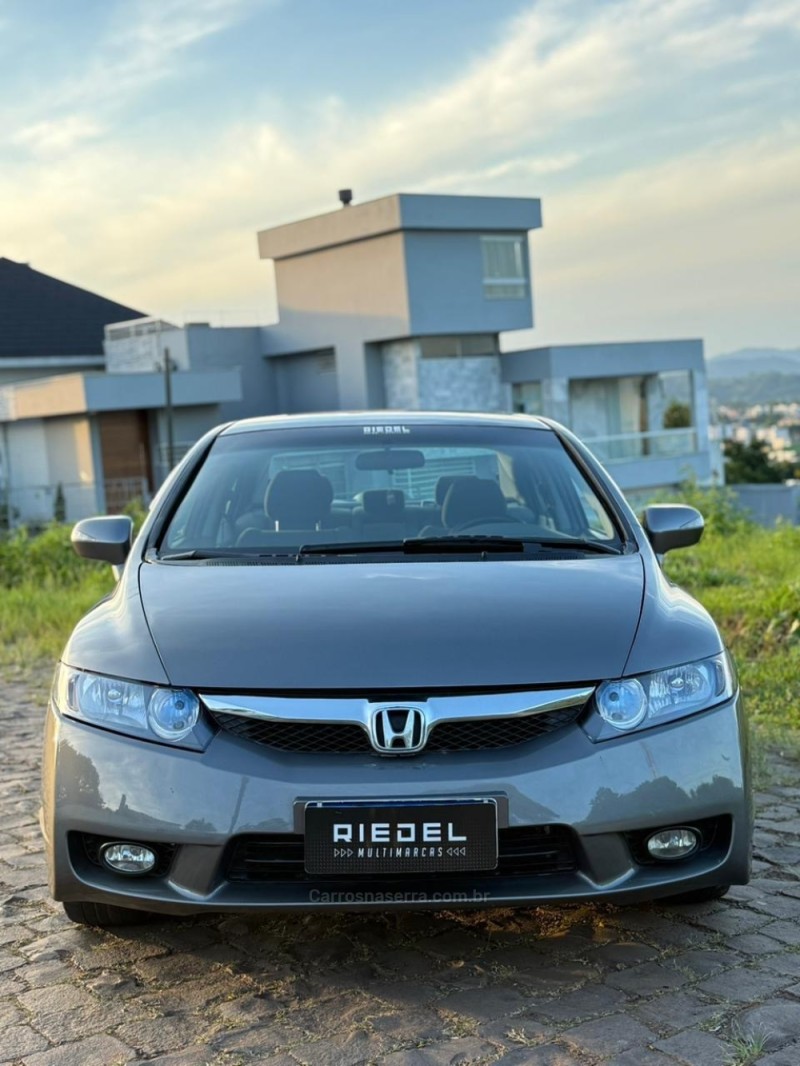 CIVIC 1.8 LXL SE 16V FLEX 4P MANUAL - 2011 - VENâNCIO AIRES
