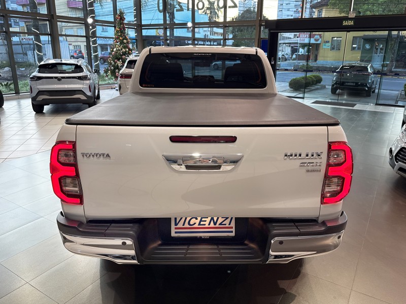 HILUX 2.8 SRX PLUS 4X4 CD TURBO DIESEL 4P AUTOMÁTICO - 2024 - FARROUPILHA